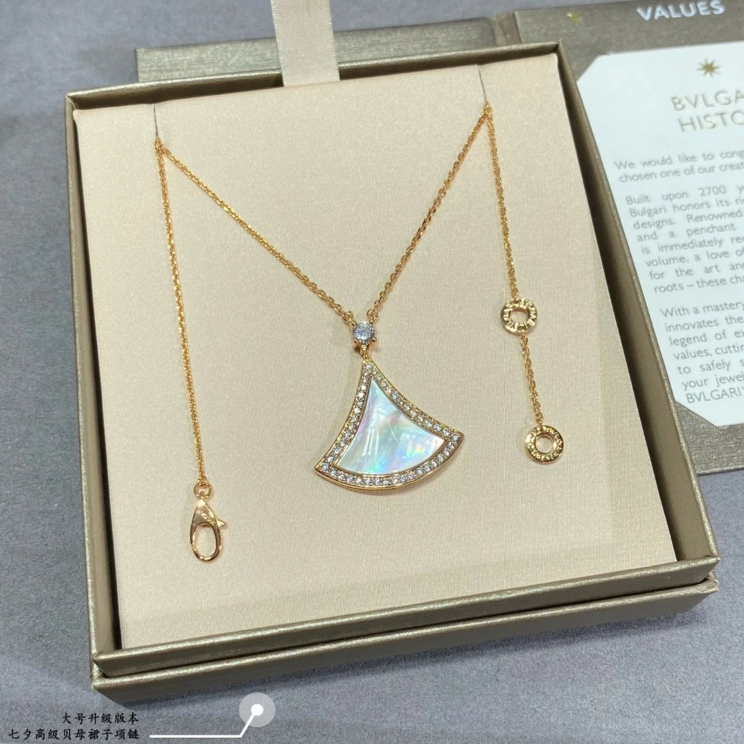 BVL NECKLACES (1) 5