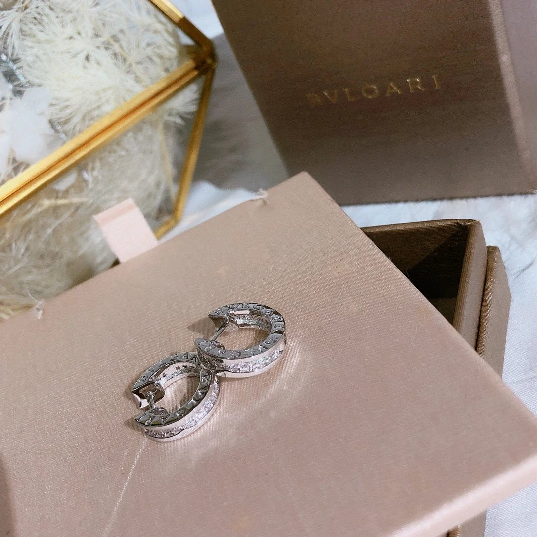 BVL NECKLACES (1) 30