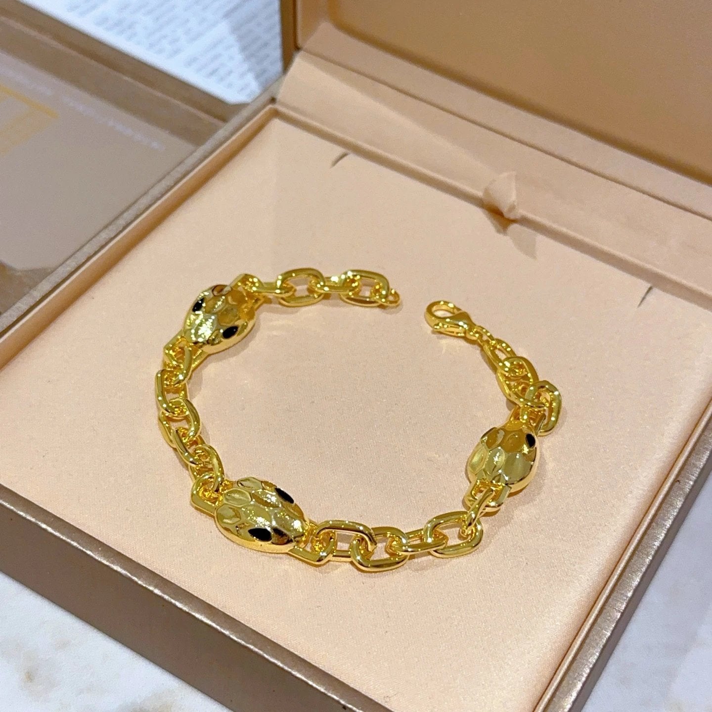 BVL NECKLACES (1) 15