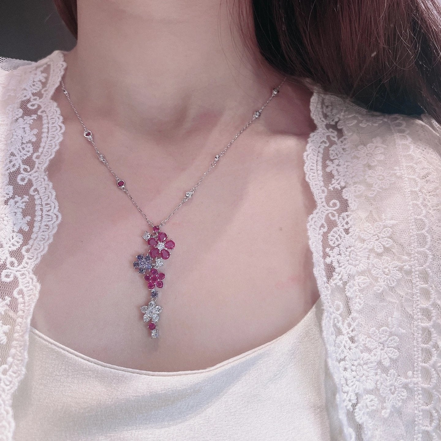 VAN CHE NECKLACES (1) 9