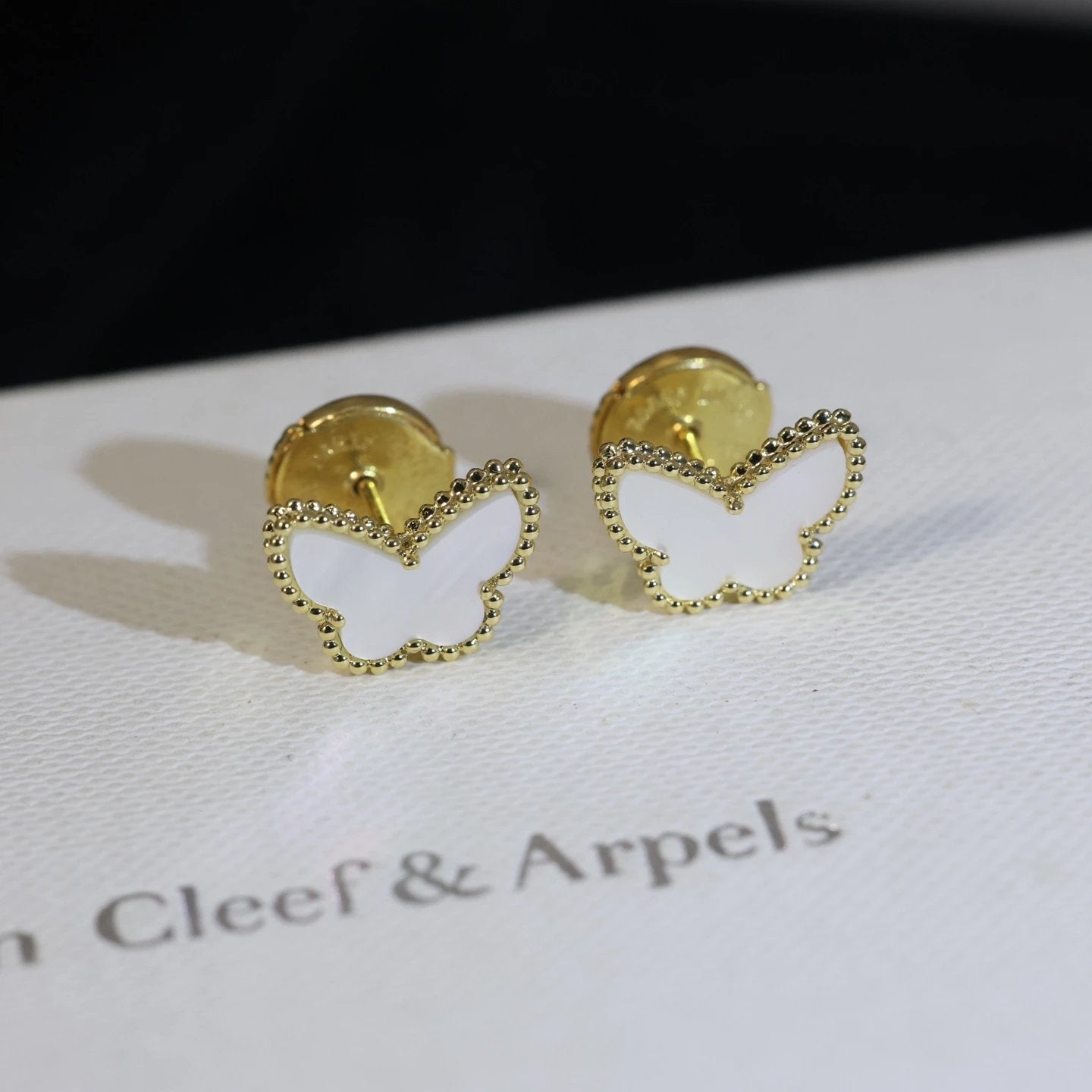 VAN CHE NECKLACES (1) 21