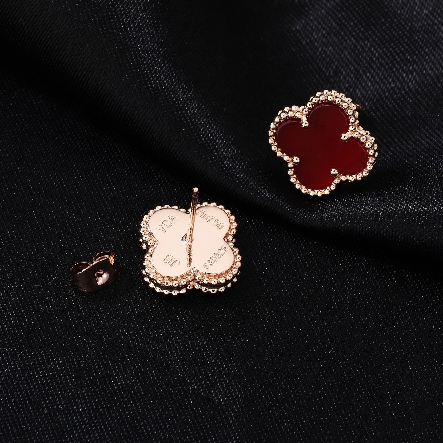 VAN CHE NECKLACES (1) 25