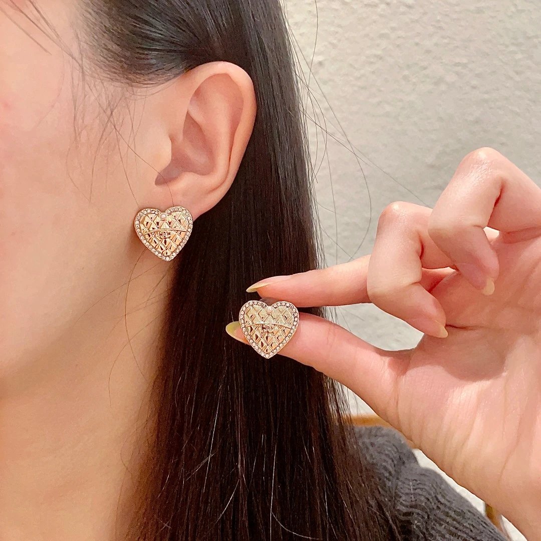 CHAN NECKLACES (2) 29