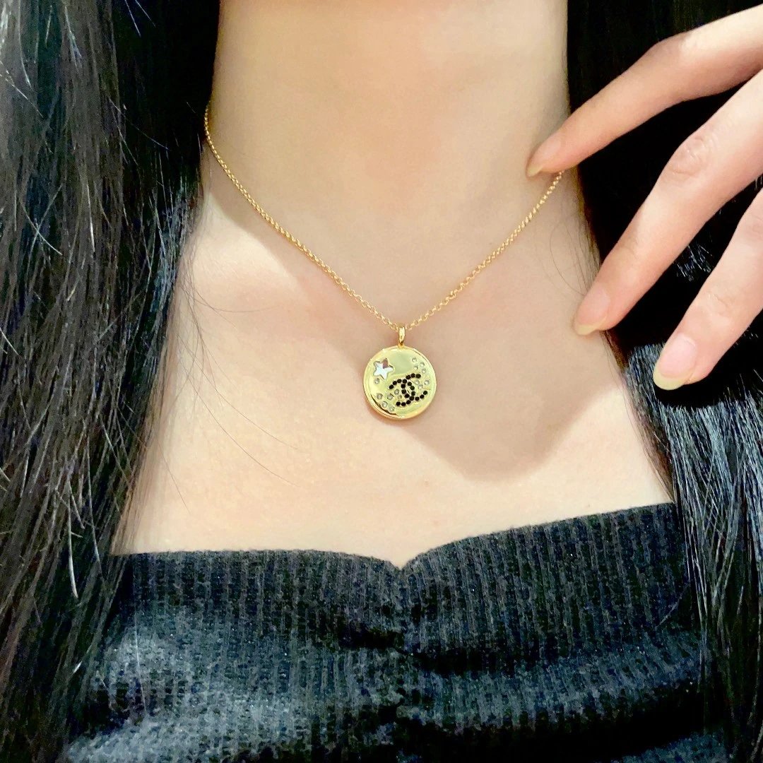 CHAN NECKLACES (2) 24