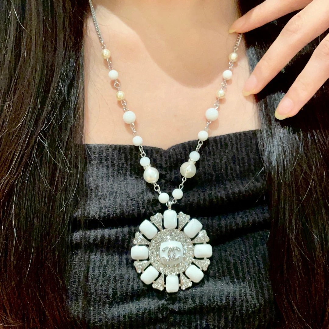 CHAN NECKLACES (2) 19