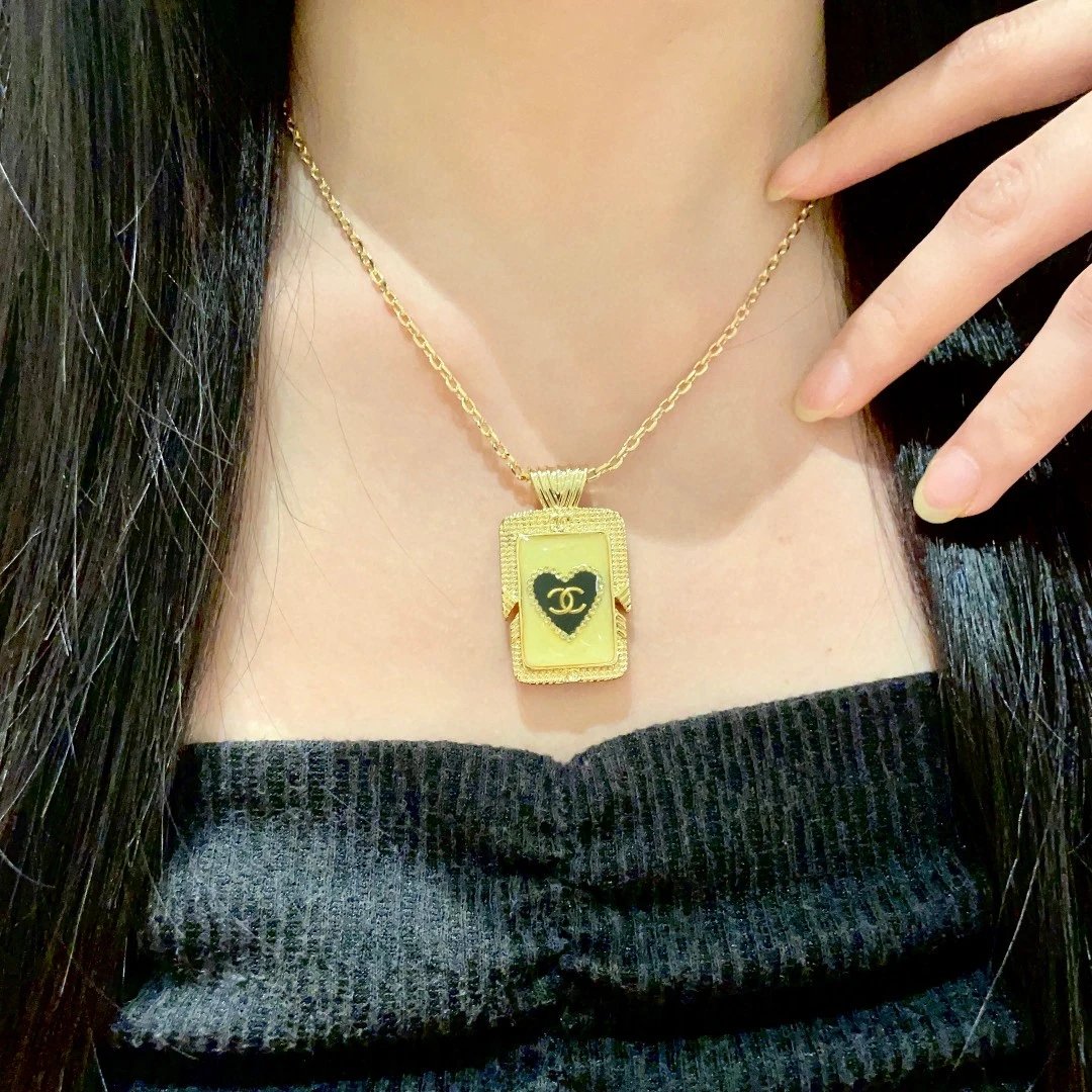 CHAN NECKLACES (2) 20