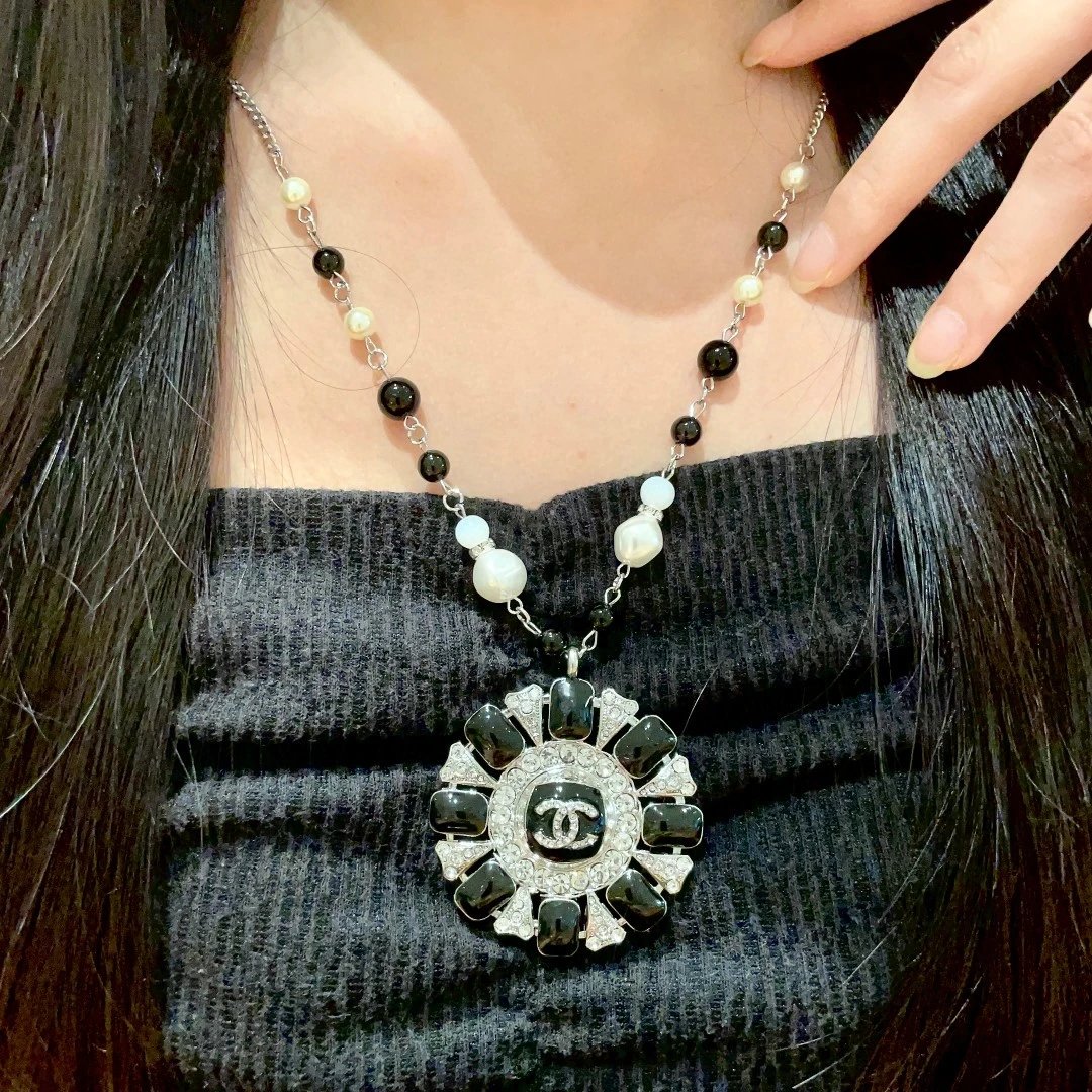 CHAN NECKLACES (2) 18