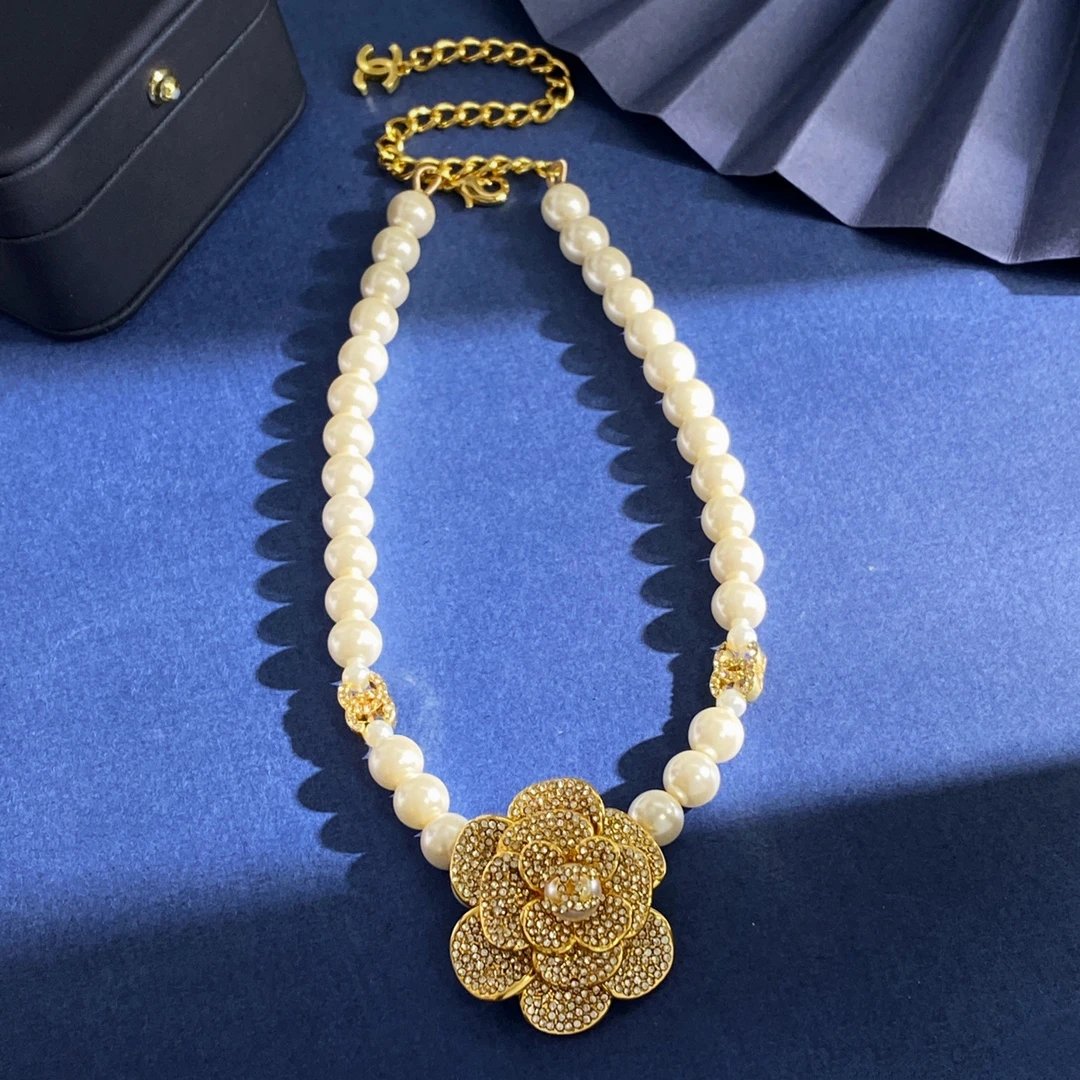 CHAN NECKLACES (2) 37