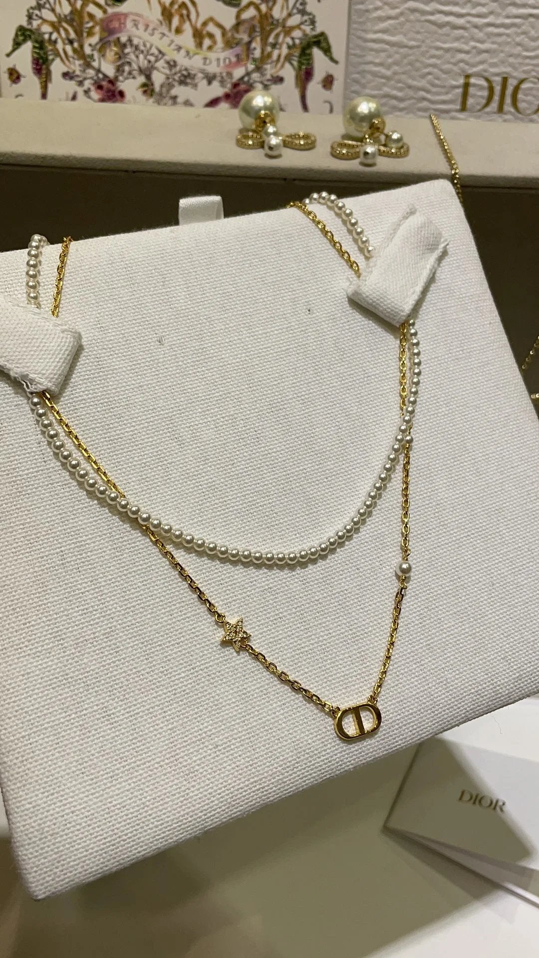 CHAN NECKLACES (1) 19