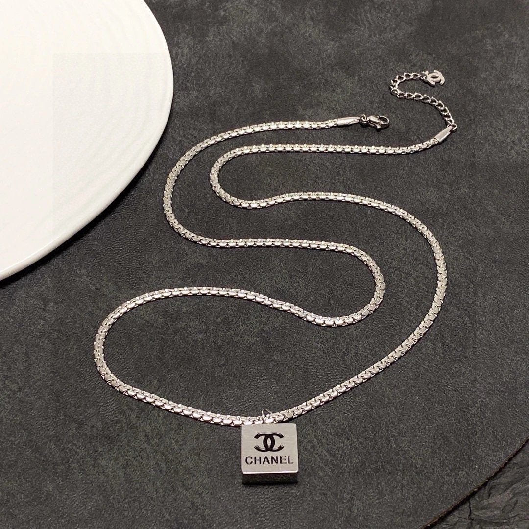 CHAN NECKLACES (1) 26