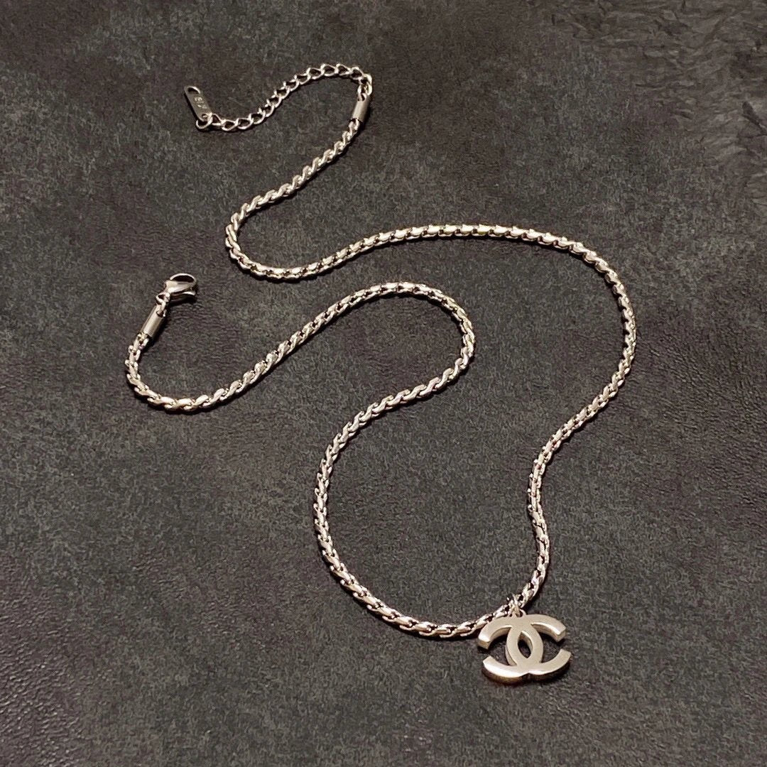 CHAN NECKLACES (1) 22