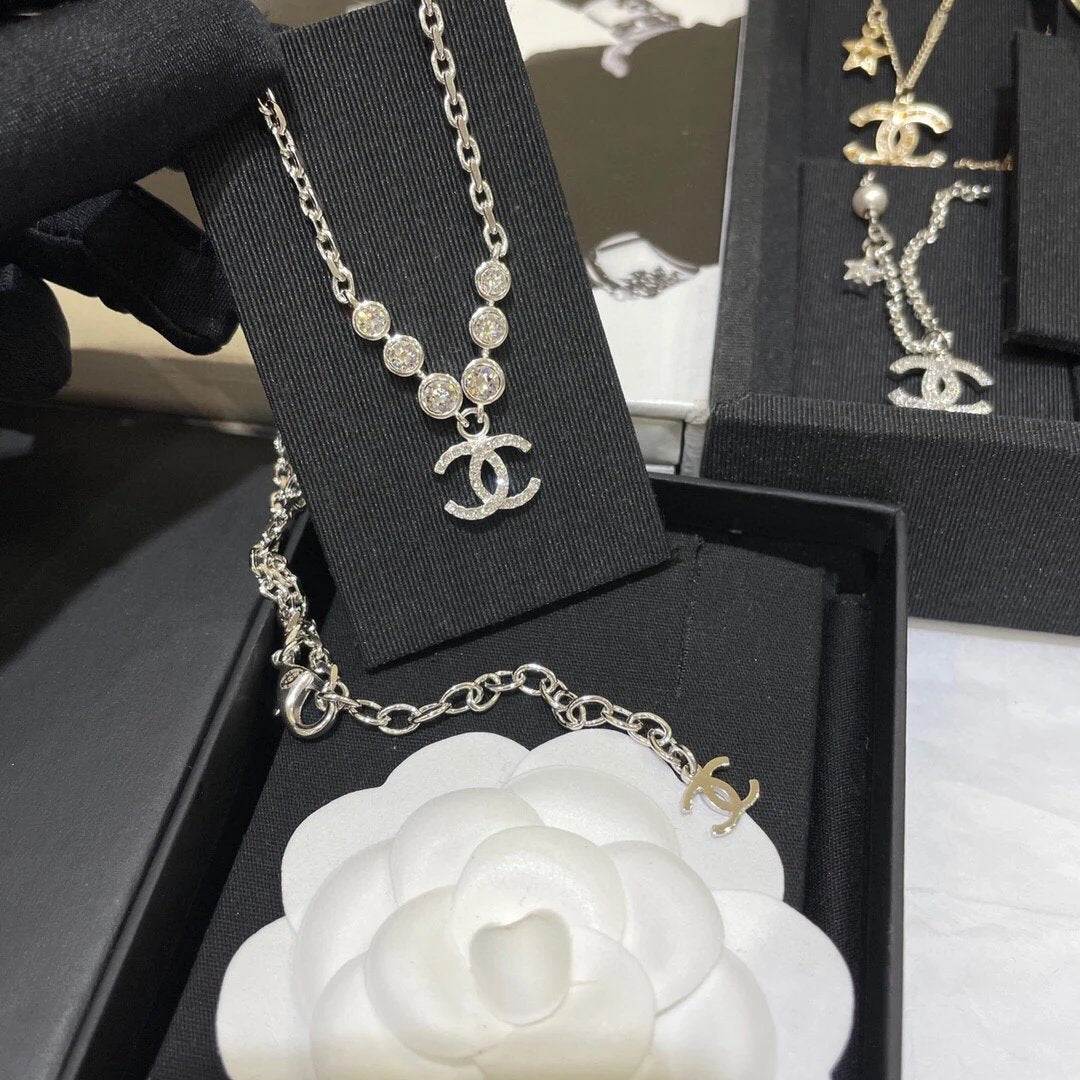 CHAN NECKLACES (1) 10