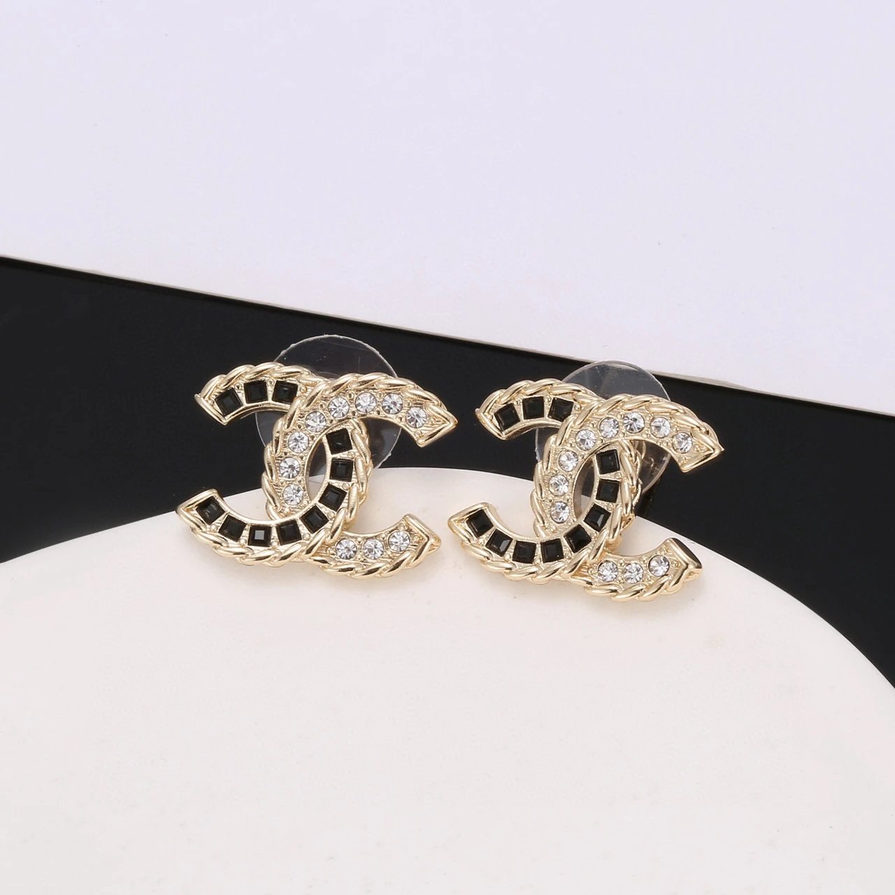 CHAN EARRINGS (1) 10