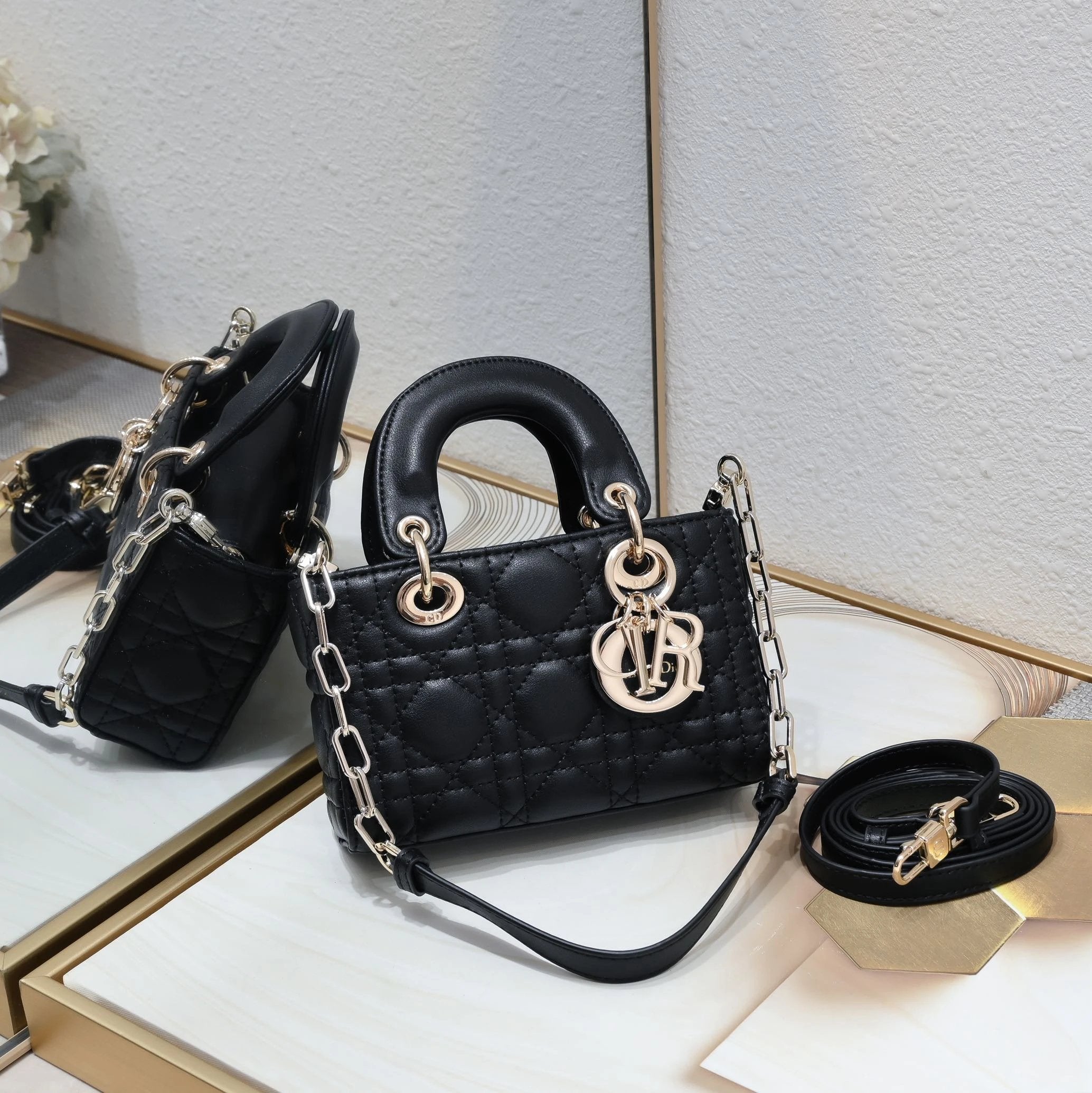 DIO Handbags (1) 24
