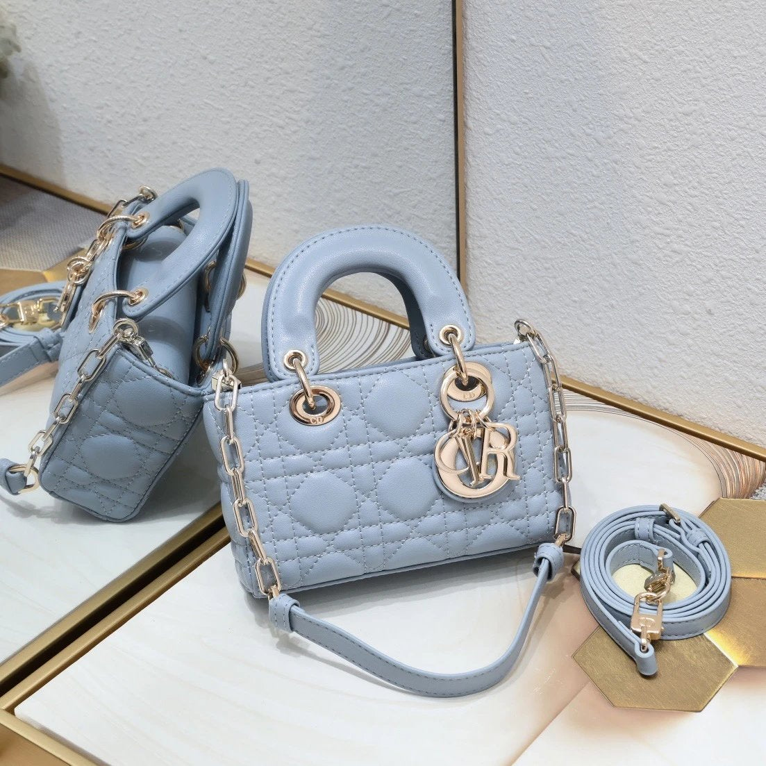 DIO Handbags (1) 25