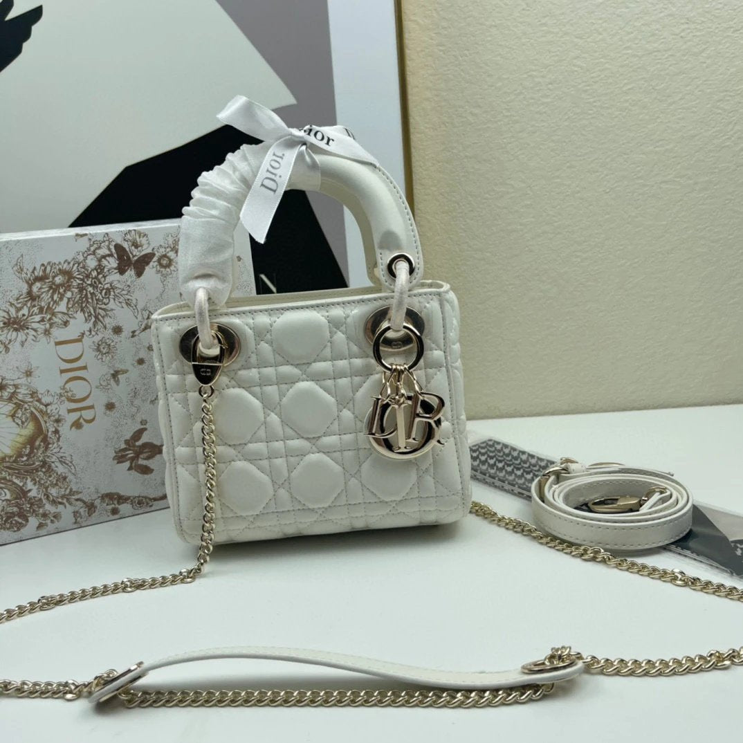 DIO Handbags (1) 6