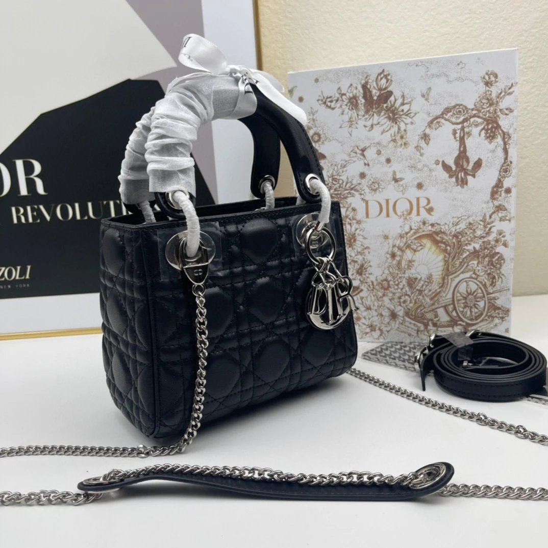 DIO Handbags (1) 7
