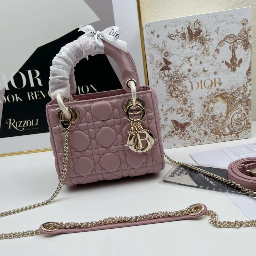 DIO Handbags (1) 4