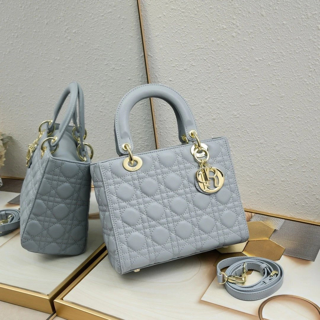DIO Handbags (1) 19