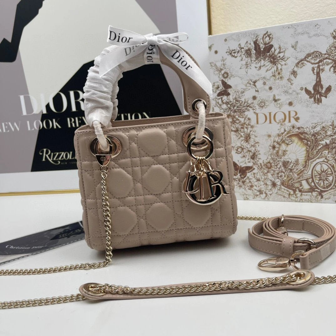 DIO Handbags (1) 11