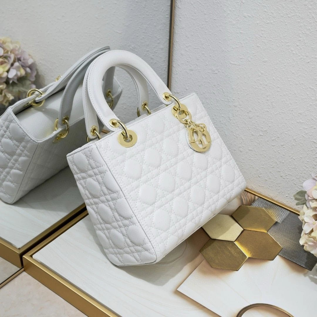 DIO Handbags (1) 17