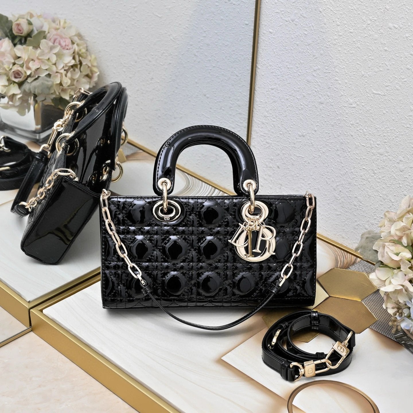 DIO Handbags (1) 21