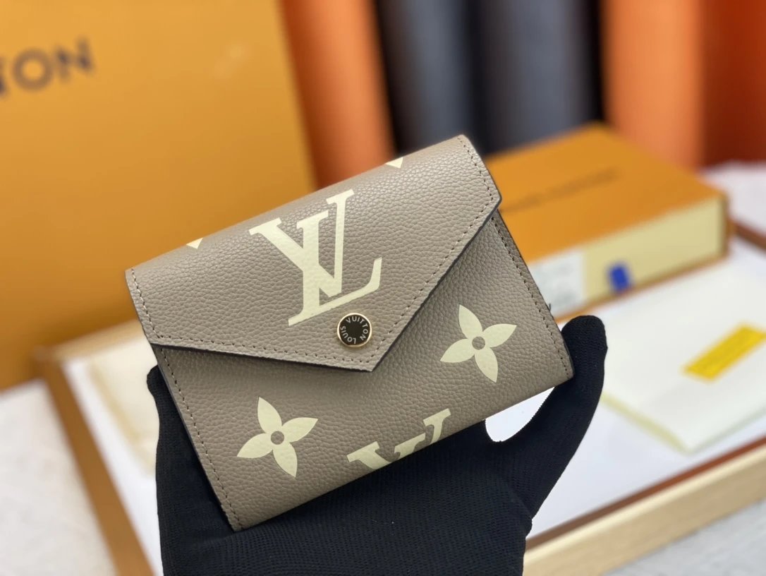 VL WALLETS (2) 25