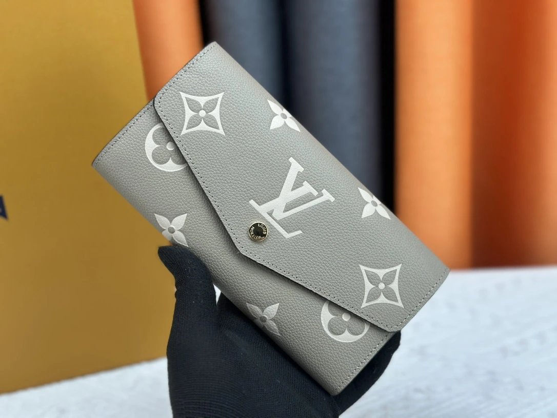 VL WALLETS (2) 17