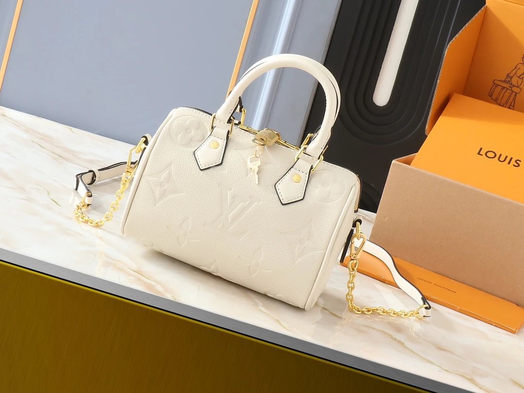 VL Handbags (24) 8
