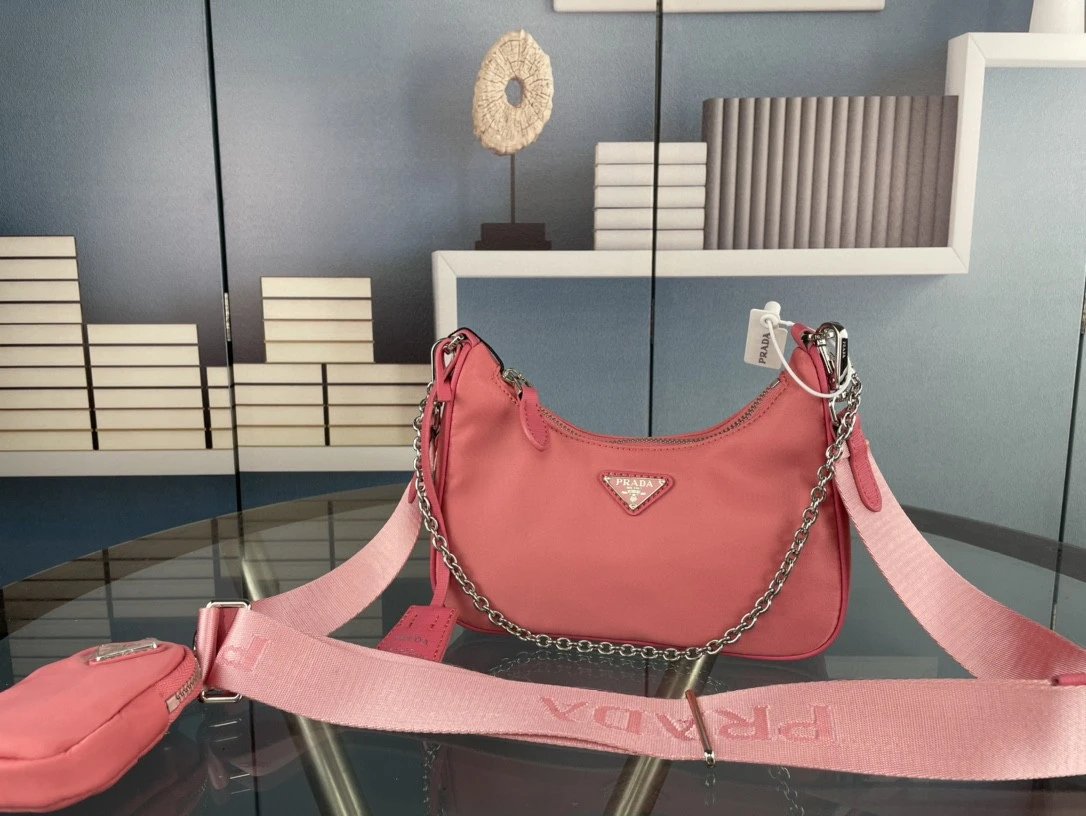 PRAD HANDBAGS (1) 21