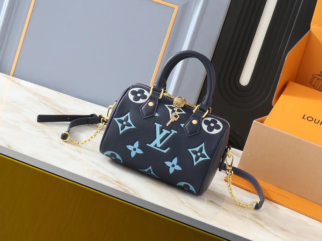 VL Handbags (24) 17
