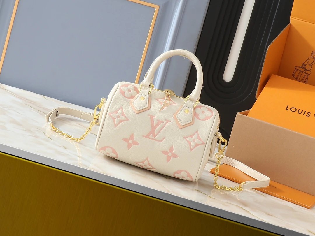 VL Handbags (24) 26