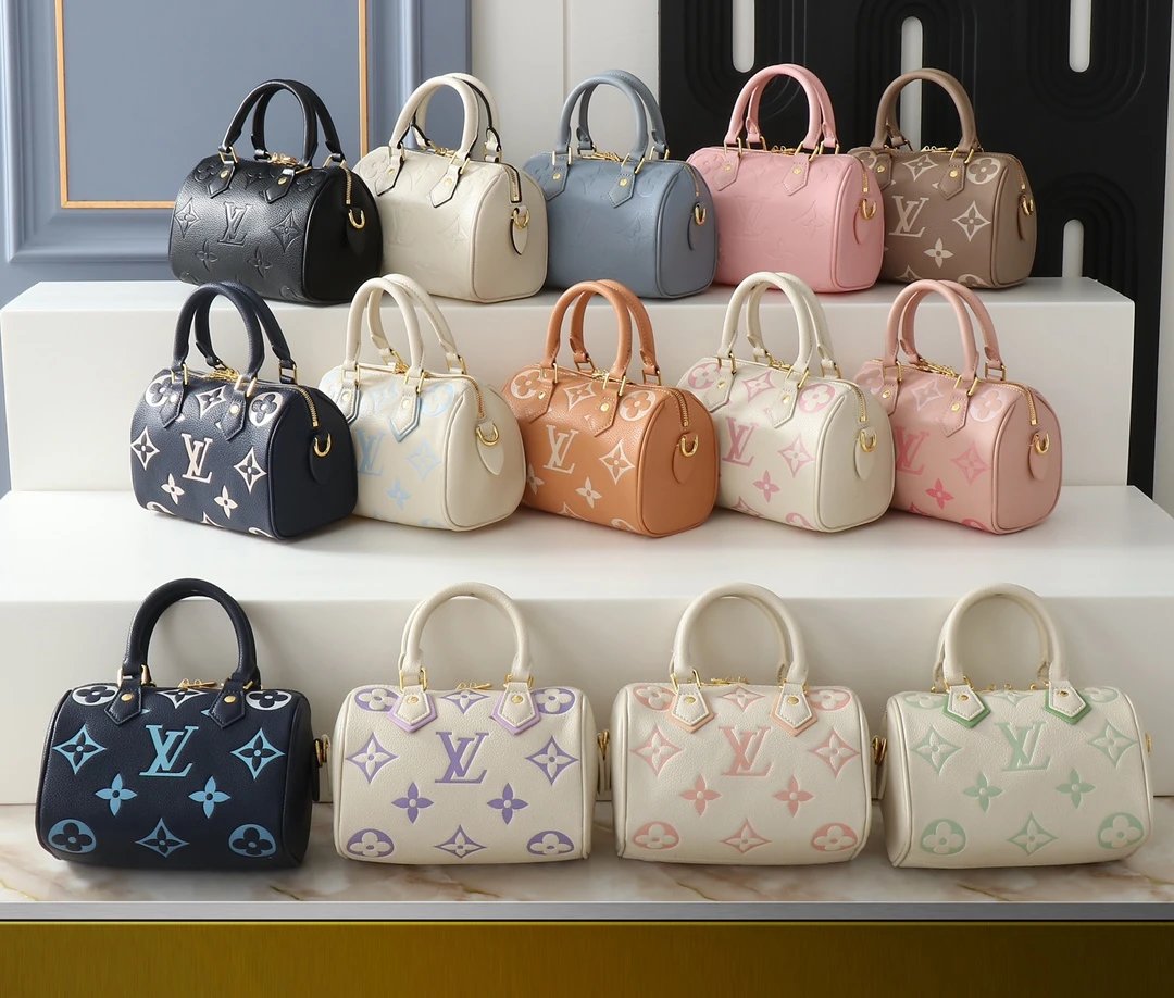 VL Handbags (24)