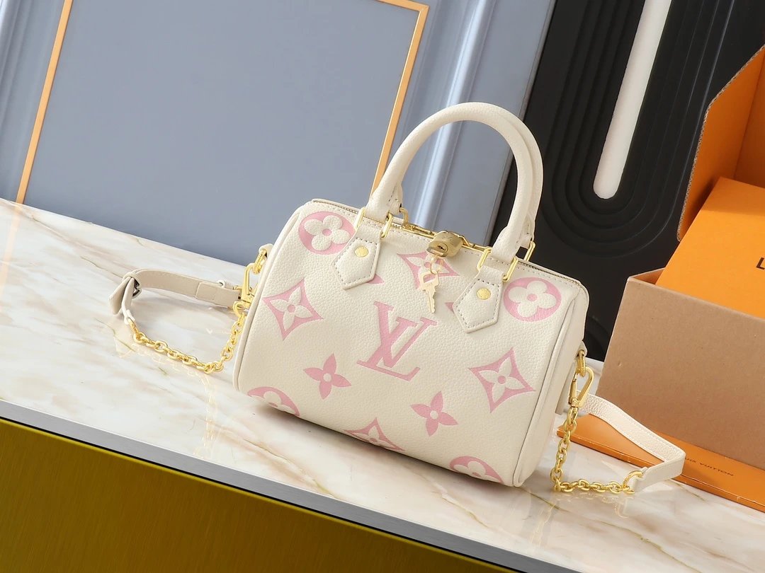 VL Handbags (24) 19