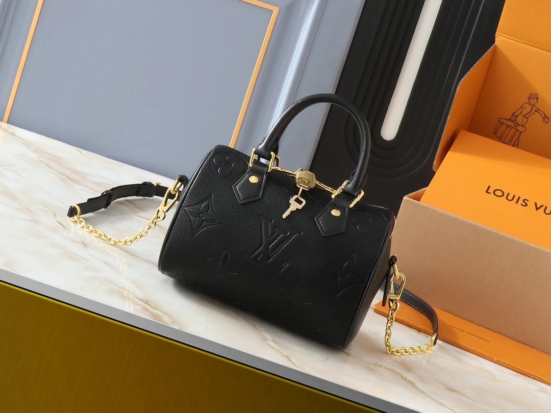 VL Handbags (24) 5