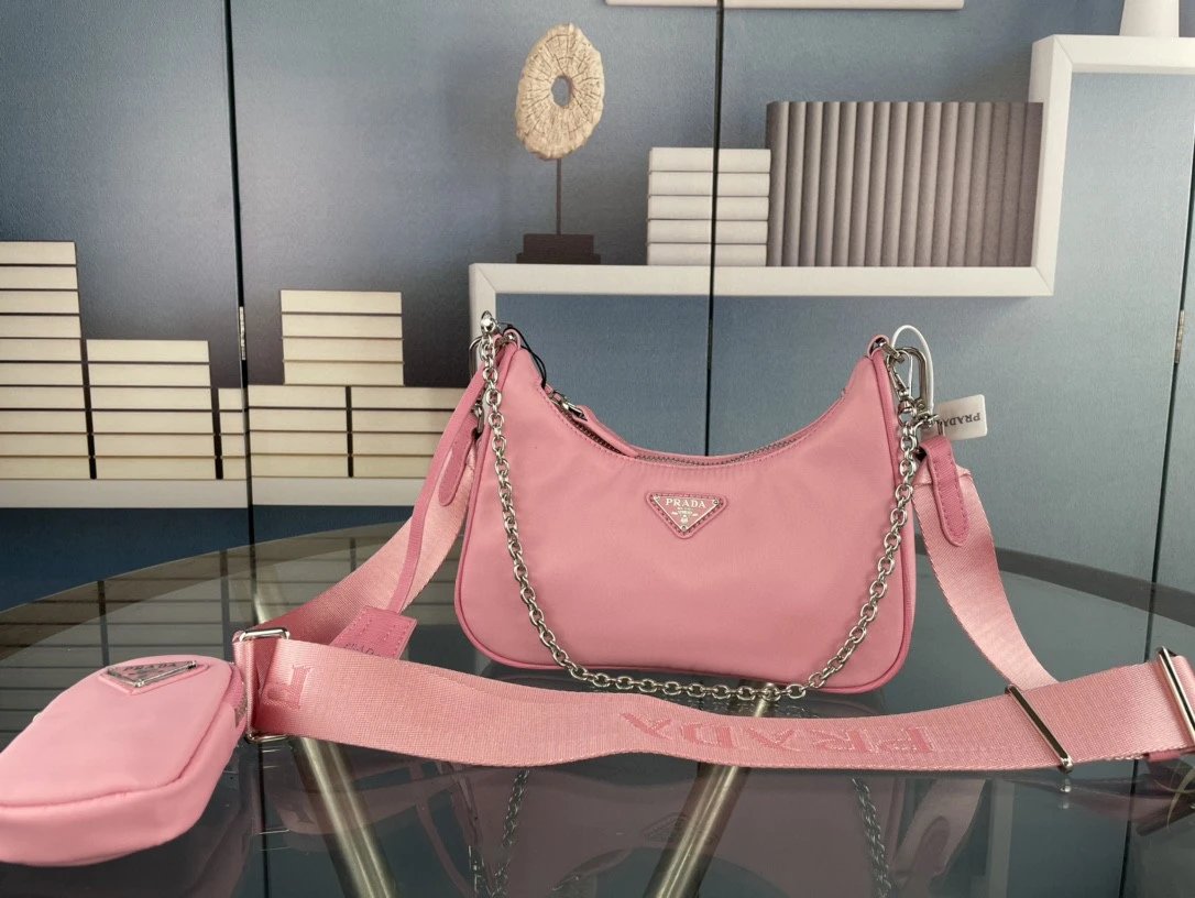 PRAD HANDBAGS (1) 30
