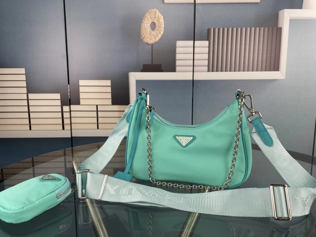 PRAD HANDBAGS (1) 29