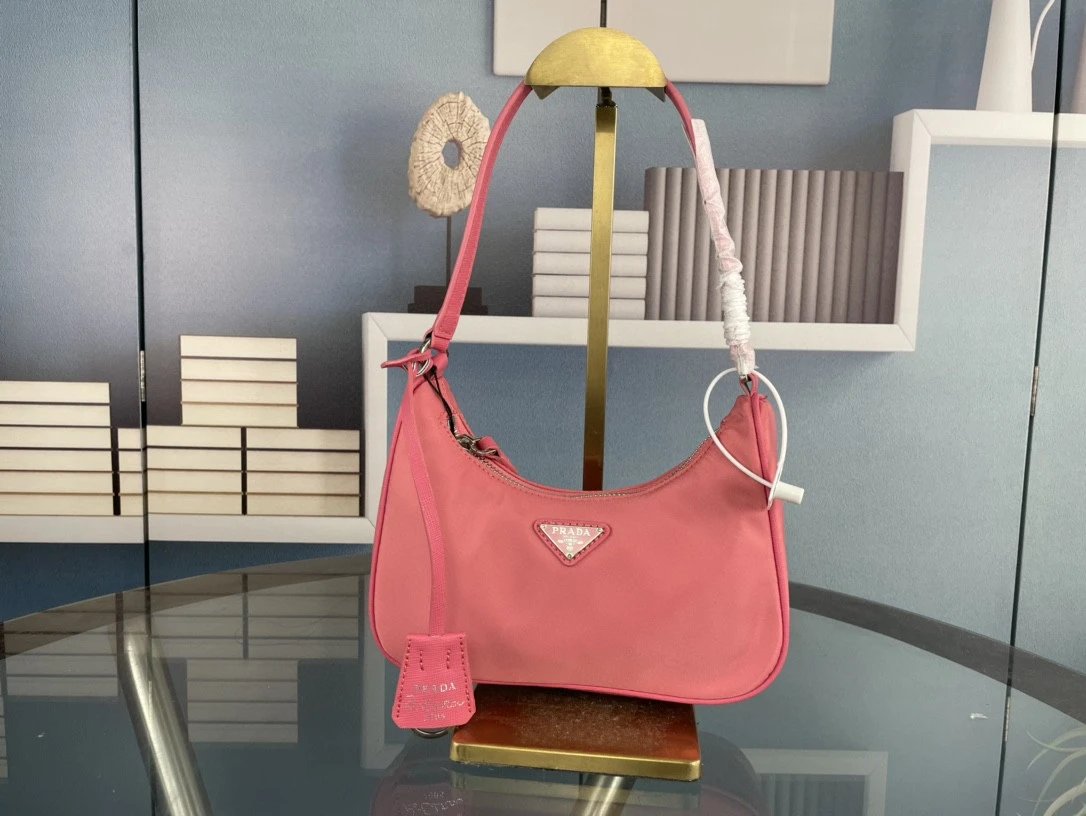 PRAD HANDBAGS (1) 32