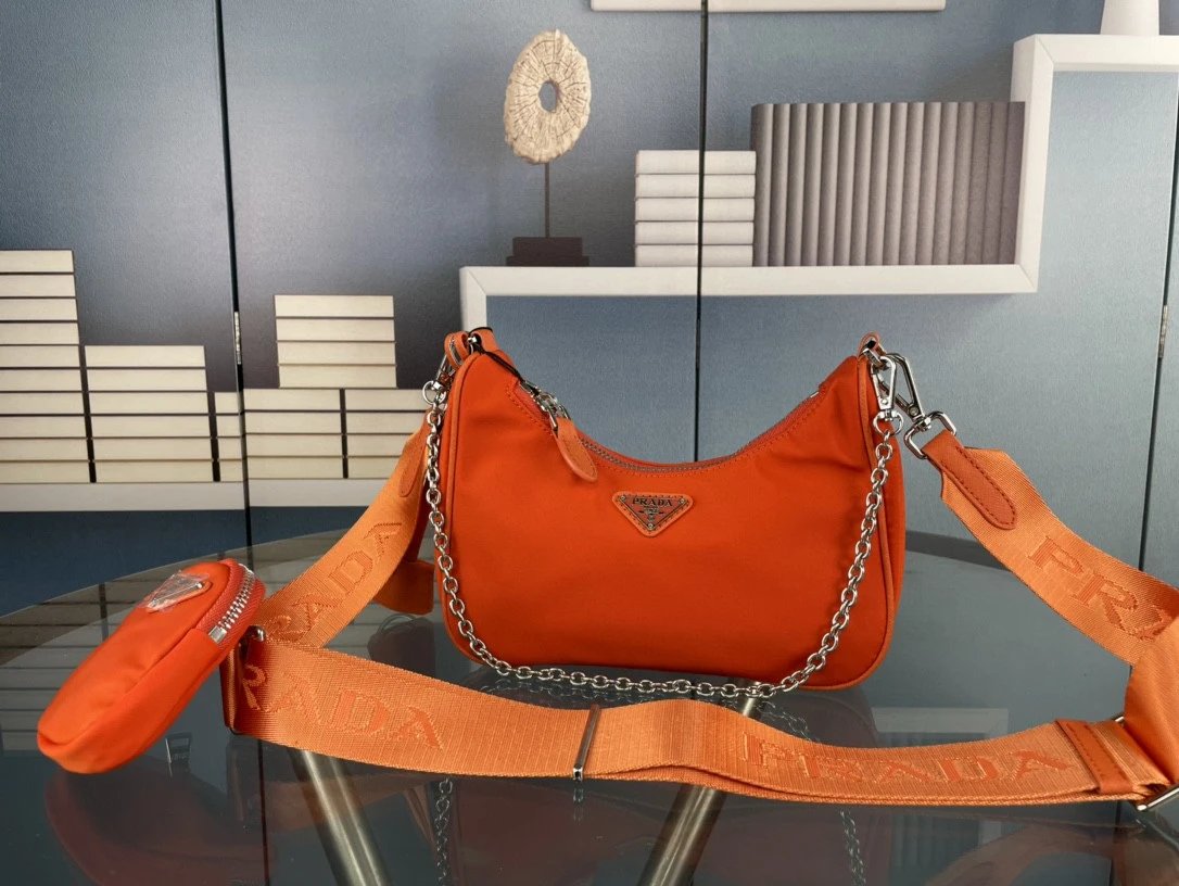 PRAD HANDBAGS (1) 27