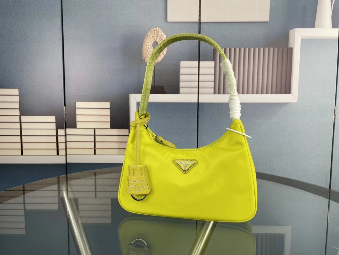 PRAD HANDBAGS (1) 47