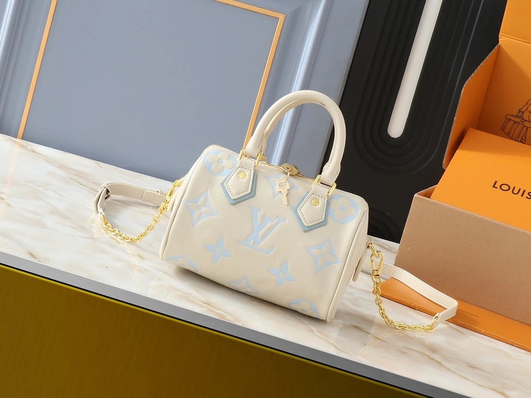 VL Handbags (24) 3