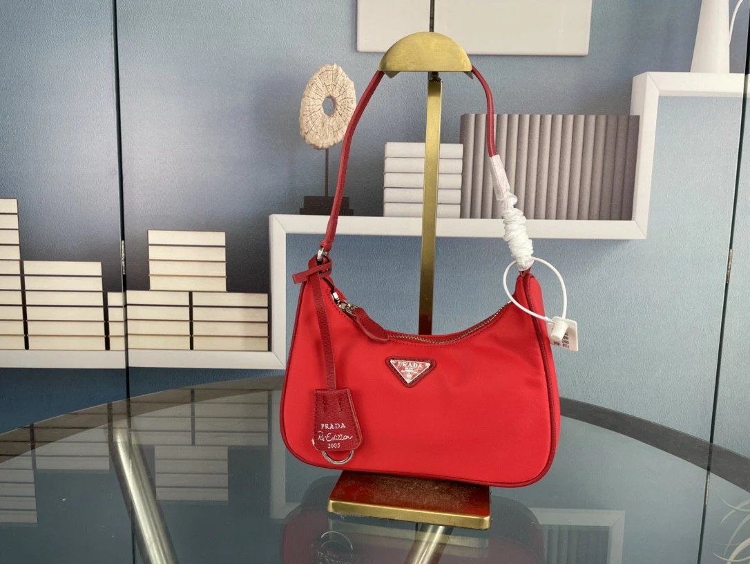 PRAD HANDBAGS (1) 42