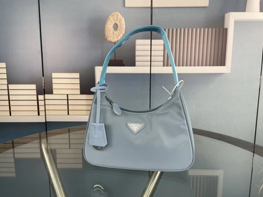 PRAD HANDBAGS (1) 35
