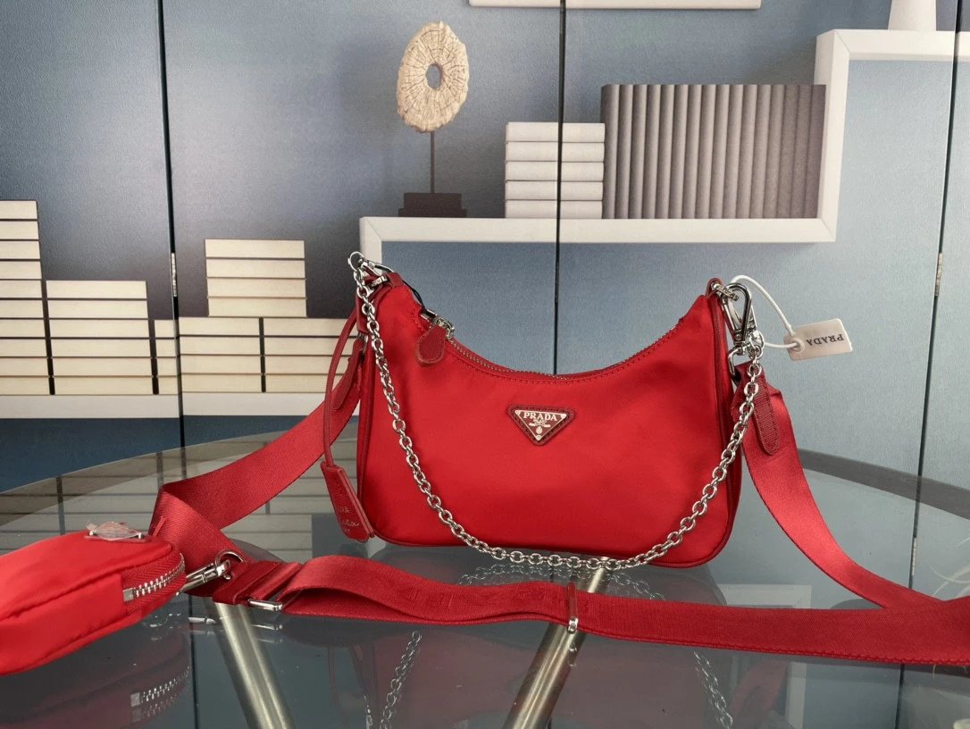 PRAD HANDBAGS (1) 23