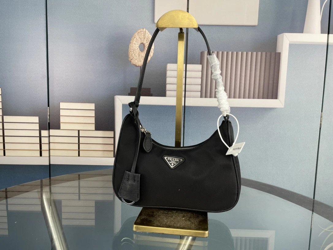 PRAD HANDBAGS (1) 41