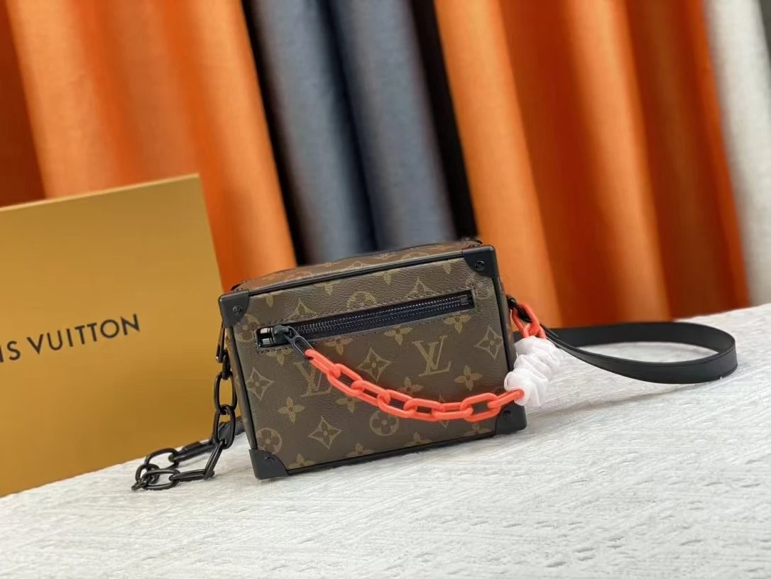 VL Handbags (19) 4