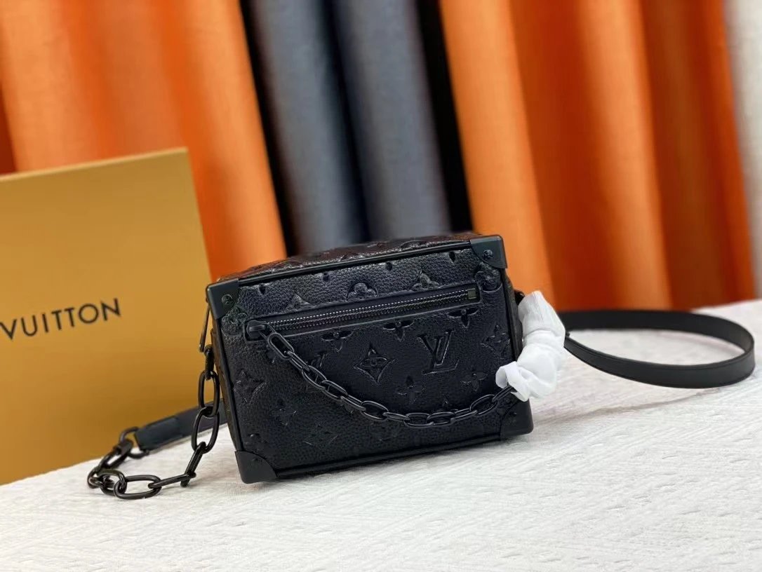 VL Handbags (19)
