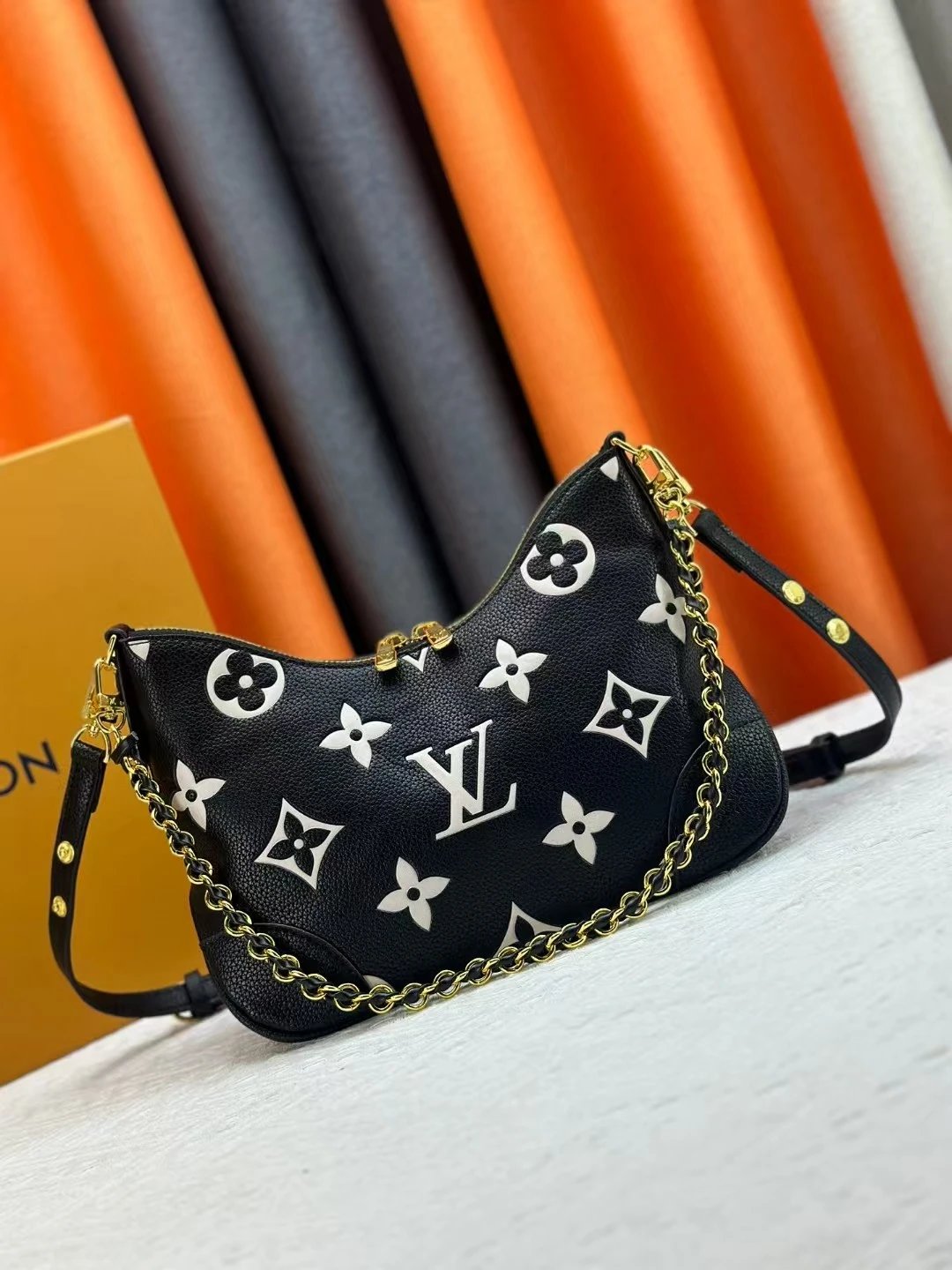 VL HANDBAGS (28) 6