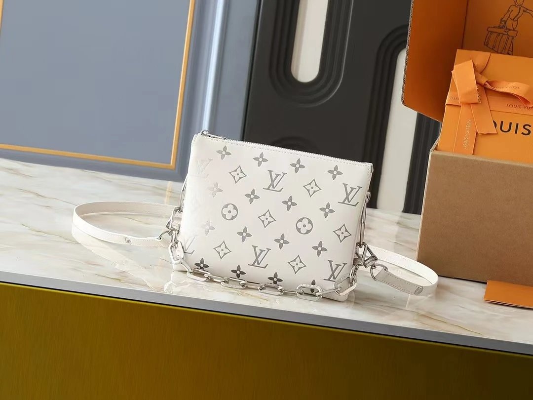 VL Crossbody Bags (20) 9