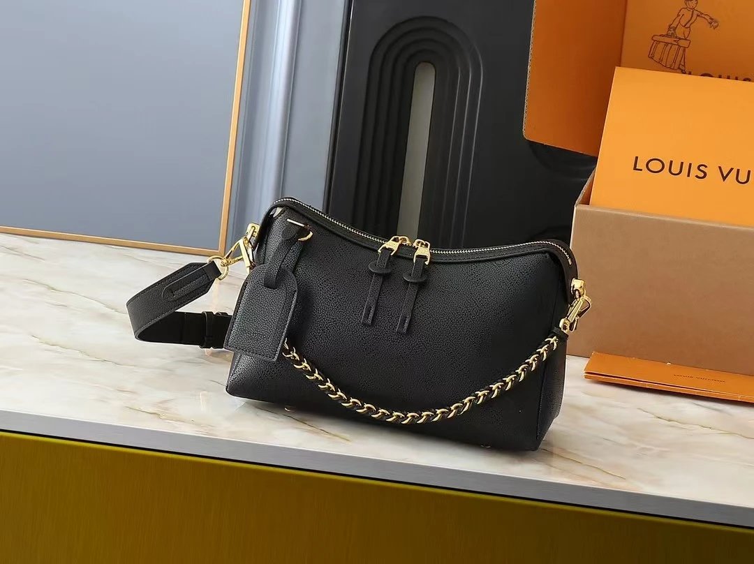 VL Crossbody Bags (16) 4